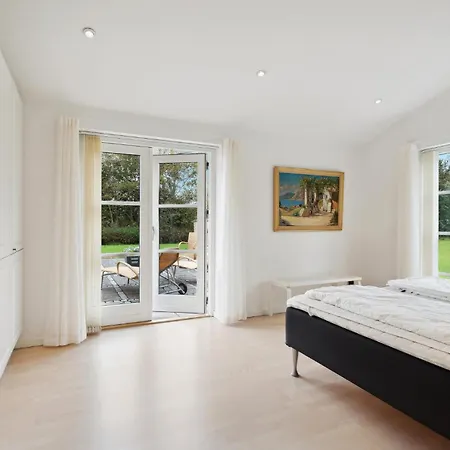 Three-bedroom In Ulfborg *