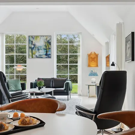 Three-bedroom In Ulfborg *