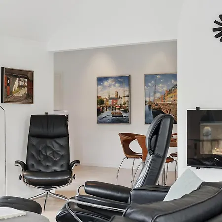 Three-bedroom In Ulfborg Øhuse