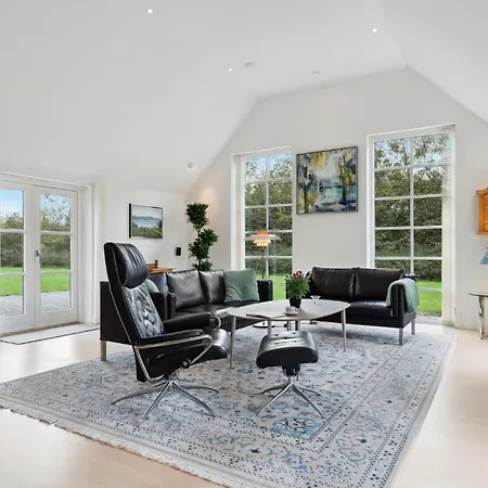 Three-bedroom In Ulfborg
